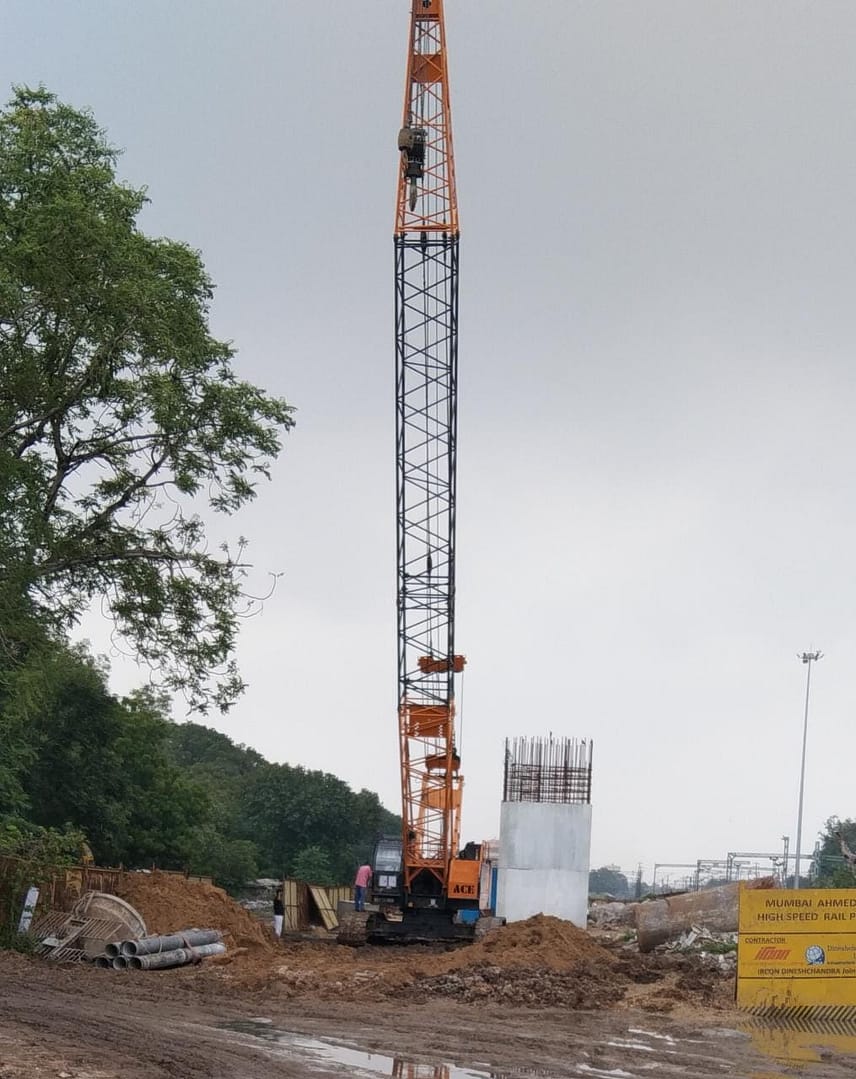 "Bridge pier gantry and mobile cranes by Central India’s largest crane rental company"